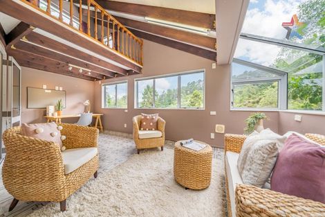 Photo of property in 498 Stokes Valley Road, Stokes Valley, Lower Hutt, 5019