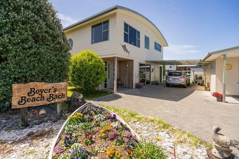 Photo of property in 16 Endeavour Place, Cooks Beach, Whitianga, 3591