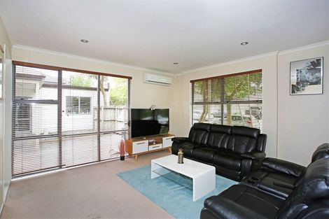 Photo of property in 15 The Track, Takanini, 2112