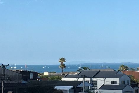 Photo of property in 386 Lake Road, Takapuna, Auckland, 0622