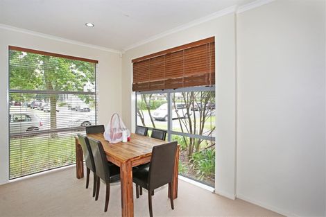 Photo of property in 15 The Track, Takanini, 2112