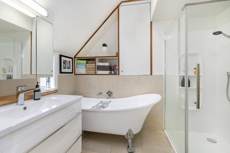 Photo of property in 30a Cleveland Street, Brooklyn, Wellington, 6021