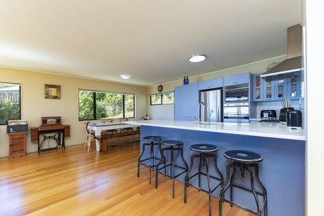 Photo of property in 85 Piha Road, Piha, New Lynn, 0772