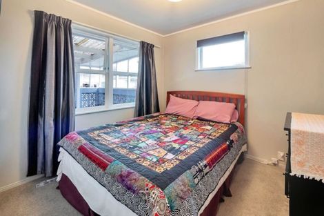 Photo of property in 9 Alf Walker Place, Papakura, 2110