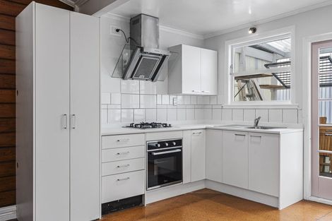 Photo of property in 165 Lemon Street, Strandon, New Plymouth, 4312