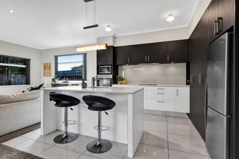 Photo of property in 2/297 Carrington Street, Vogeltown, New Plymouth, 4310