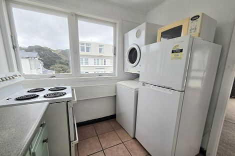 Photo of property in Churchill Flats, 213 The Terrace, Wellington Central, Wellington, 6011