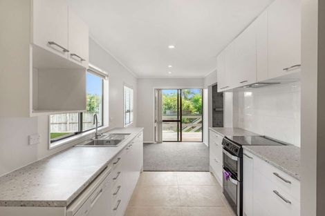 Photo of property in 354 Royal Road, Massey, Auckland, 0614