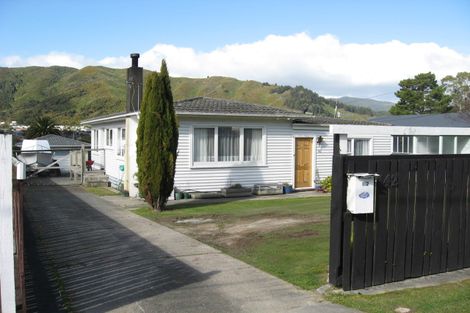 Photo of property in 142 Wellington Road, Wainuiomata, Lower Hutt, 5014