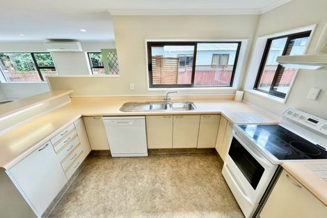 Photo of property in 2/1345 Dominion Extension, Mount Roskill, Auckland, 1041