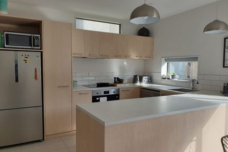 Photo of property in 8/7 Handyside Street, Tawa, Wellington, 5028