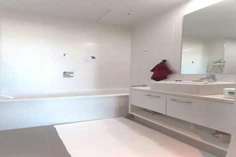 Photo of property in Sentinel Apartments, 1305/3 Northcroft Street, Takapuna, Auckland, 0622