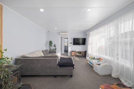 Photo of property in 25 Lake Terrace Road, Burwood, Christchurch, 8061