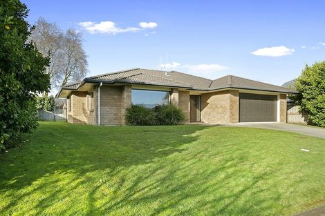 Photo of property in 14 Brancaster Place Cambridge Waipa District