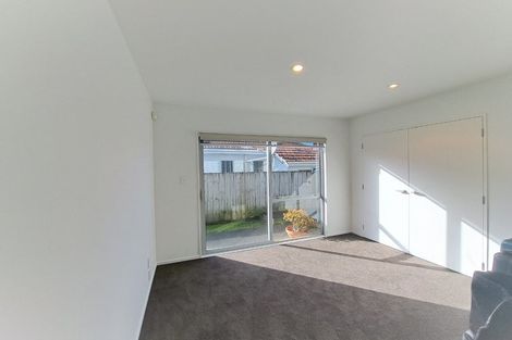 Photo of property in 14a Bank Street, Hillcrest, Auckland, 0627