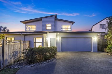Photo of property in 82 Oakway Drive, Schnapper Rock, Auckland, 0632