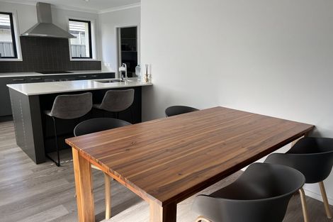 Photo of property in 79 Tabraham Crescent, Pyes Pa, Tauranga, 3112