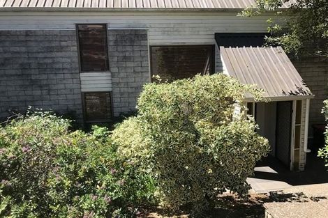 Photo of property in 28 Sedgwick Way, Westmorland, Christchurch, 8025