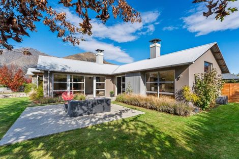 Photo of property in 5 Crawford Place, Lake Hayes, Queenstown, 9304