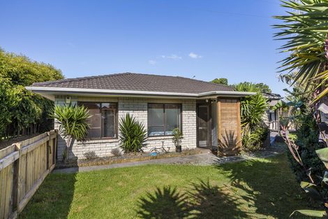 Photo of property in 1/21 Gloaming Place, Conifer Grove, Takanini, 2112