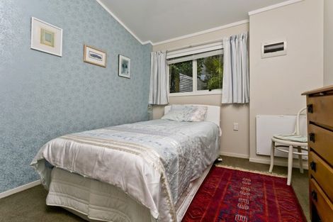 Photo of property in 1/2 Morice Place, Torbay, Auckland, 0630