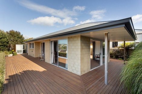 Photo of property in 17 Lynley Park Drive, Omokoroa, 3114