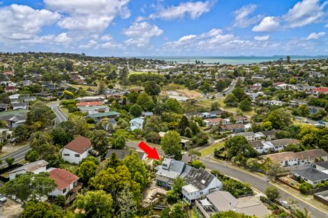 Photo of property in 1/5 Scarlock Avenue, Browns Bay, Auckland, 0630