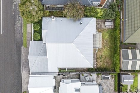 Photo of property in 87 Pendarves Street, New Plymouth, 4310