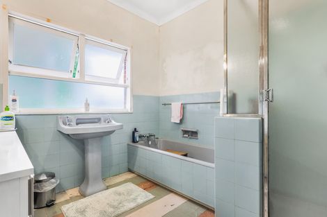 Photo of property in 15 Campbell Place, Papakura, 2110