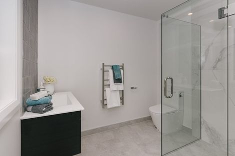 Photo of property in 32 Atlantic Drive, Fitzherbert, Palmerston North, 4410