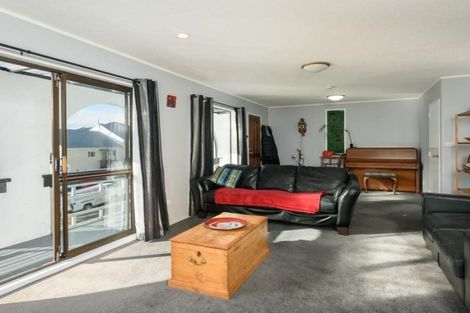Photo of property in 98 Allington Road, Karori, Wellington, 6012