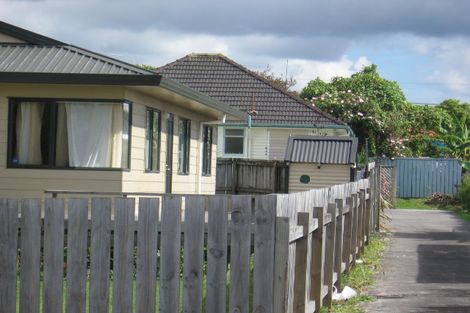 Photo of property in 1/52 Kelwyn Road, Kelston, Auckland, 0602