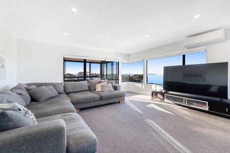 Photo of property in 1418 Whangaparaoa Road, Army Bay, Whangaparaoa, 0930
