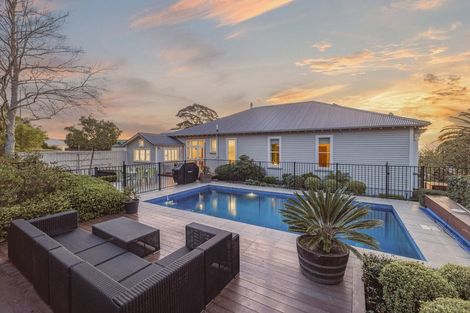 Photo of property in 69 Hackthorne Road, Cashmere, Christchurch, 8022