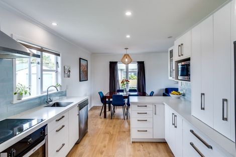 Photo of property in 12 Chester Street, Taradale, Napier, 4112