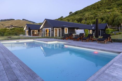 Photo of property in 35 Locheagles Rise, Kinloch, Taupo, 3377