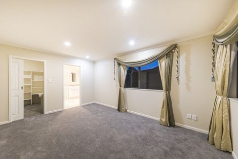 Photo of property in 98 Pacific Drive, Fitzherbert, Palmerston North, 4410