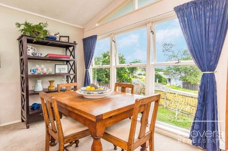 Photo of property in 5 Thuja Street, Green Bay, Auckland, 0604