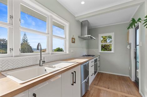 Photo of property in 6b Waikareao Way, Brookfield, Tauranga, 3110