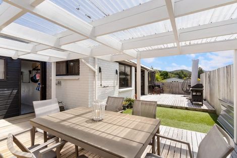 Photo of property in 105 Everitt Crescent, Whangamata, 3620