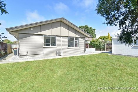 Photo of property in 2/90 Queenspark Drive, Parklands, Christchurch, 8083