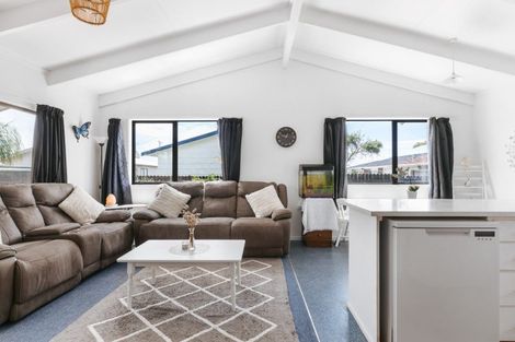 Photo of property in 922b Papamoa Beach Road, Papamoa Beach, Papamoa, 3118