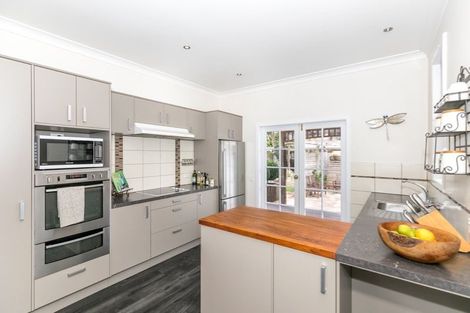 Photo of property in 5 Casey Avenue, Fairfield, Hamilton, 3214