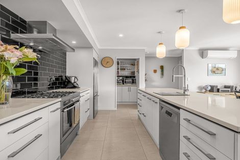 Photo of property in 6 Dunlops Crescent, Marshland, Christchurch, 8083
