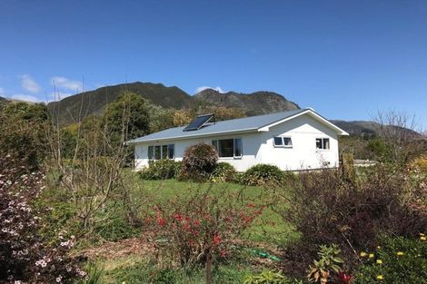 Photo of property in 18 Clifton Road, Clifton, Takaka, 7183