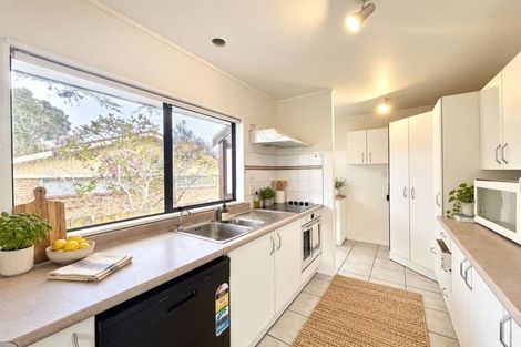 Photo of property in 1/17 Orchid Place, Te Atatu South, Auckland, 0610