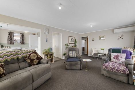 Photo of property in 17a Hamlet Street, Stratford, 4332