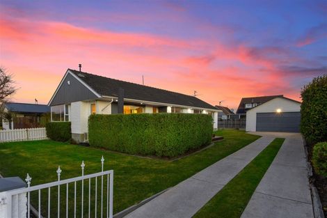 Photo of property in 9 Beeston Place, Redwood, Christchurch, 8051