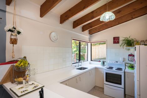 Photo of property in 35 Heathcote Place, Fitzherbert, Palmerston North, 4410