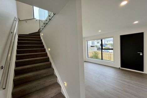 Photo of property in 12a Massine Place, Randwick Park, Auckland, 2105